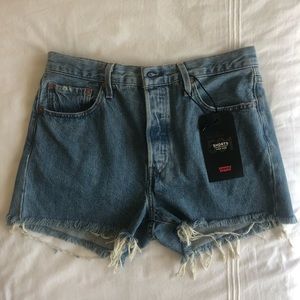 LEVIS 501 high rise short, 28